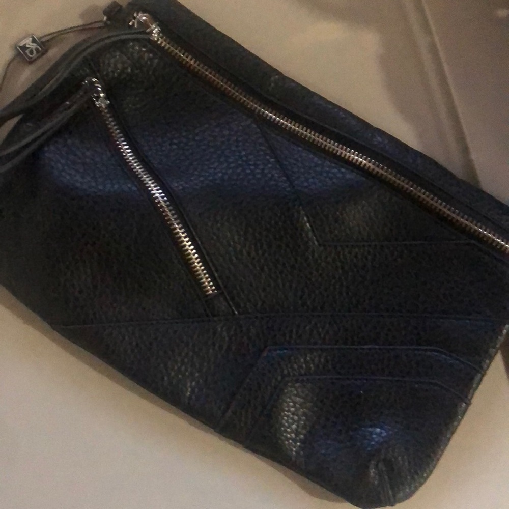 Black clutch